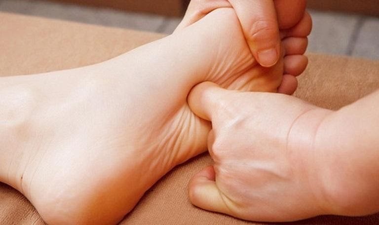 Bấm huyệt lòng bàn chân như thế nào để cải thiện cương dương?