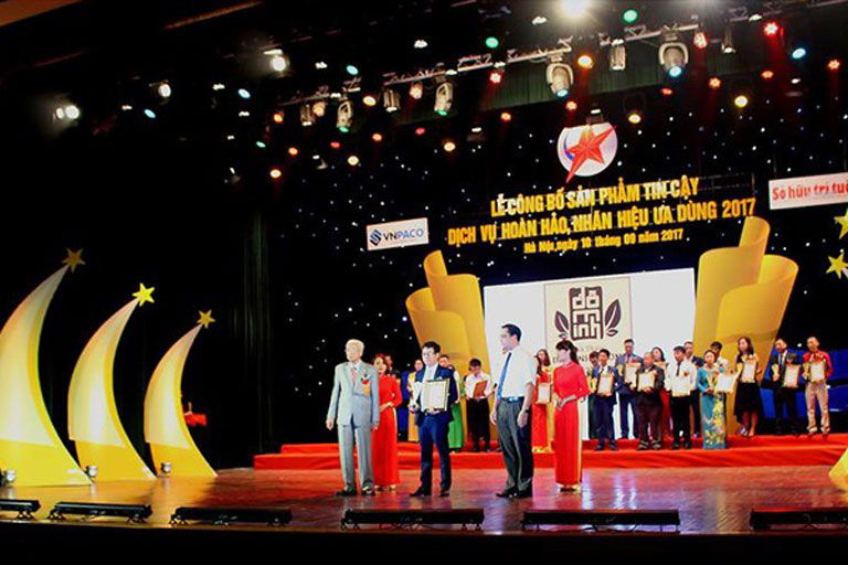 Đỗ Minh Đường vinh dự nhận giải thưởng cao quý “Sản phẩm tin cậy, dịch vụ hoàn hảo, nhãn hiệu ưa dùng năm 2017”